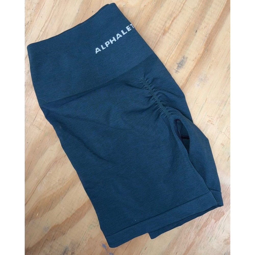 Alphalete Women's Amplify Size Large Teal Workout Shorts Butt Scrunch Seamless
